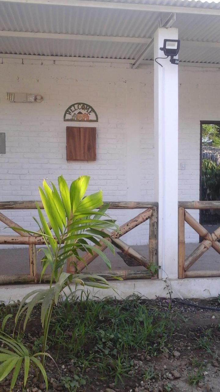 Casita Madame Hotel Puerto López Eksteriør billede